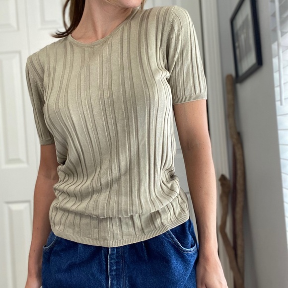VINTAGE 100% Silk Top - Picture 3 of 8